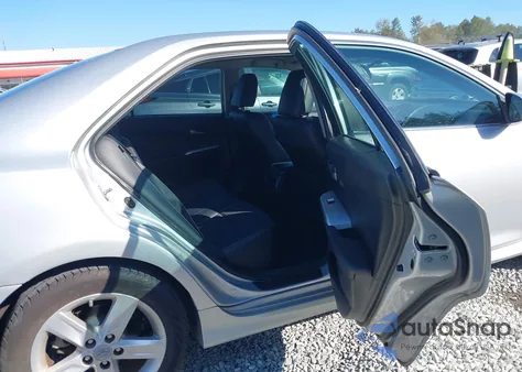 2013 Toyota Camry Se z USA, uszkodzony, nr VIN 4T1BF1FK8DU654700